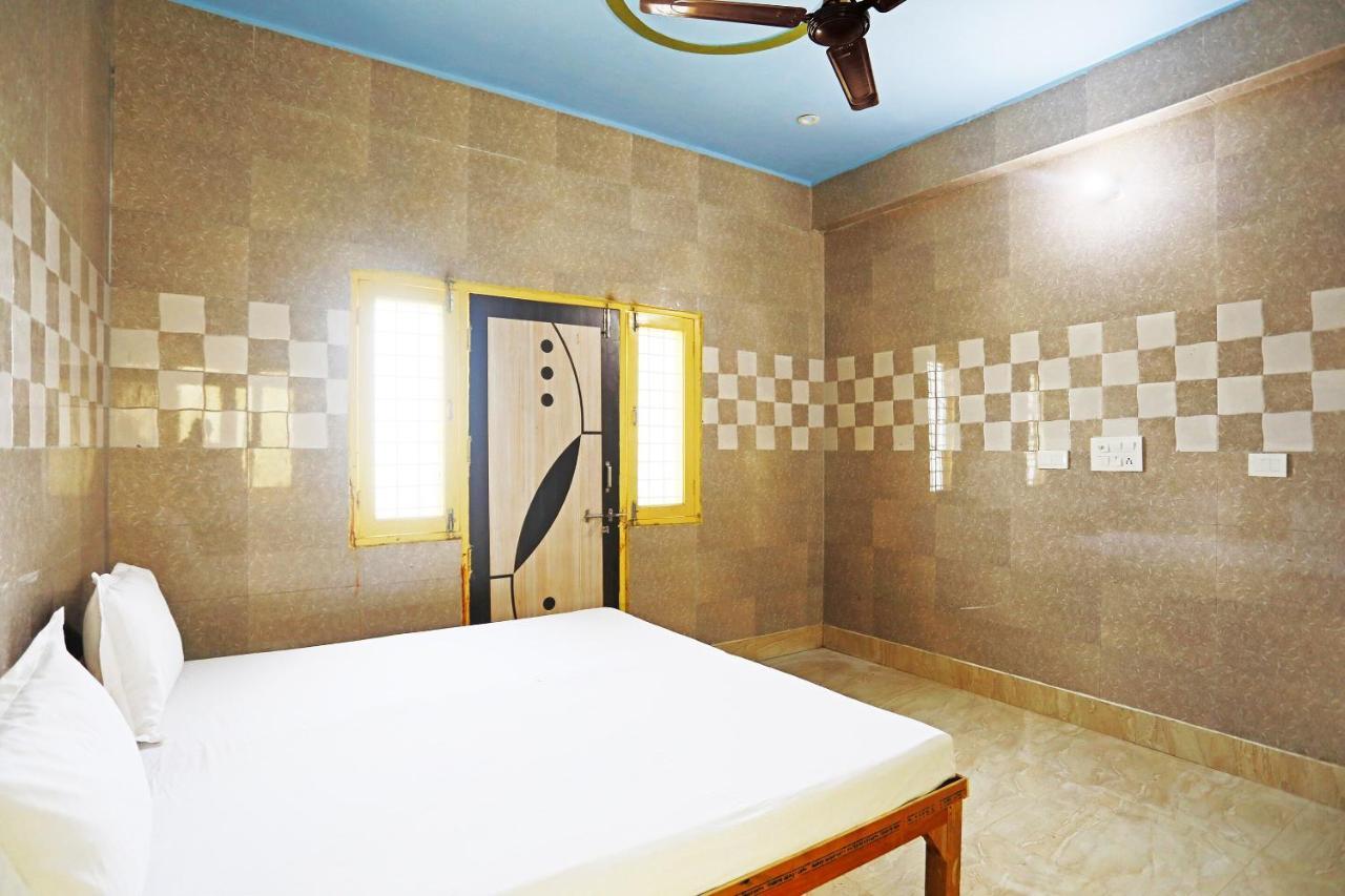 Oyo 44361 Shri Lajjaram Ashram Hotel Vrindávan Kültér fotó
