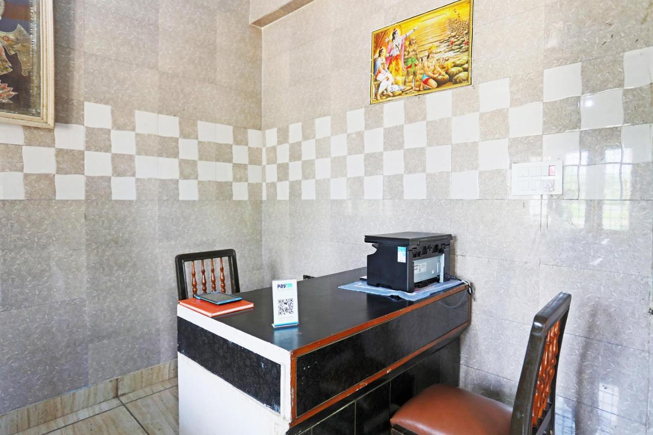 Oyo 44361 Shri Lajjaram Ashram Hotel Vrindávan Kültér fotó